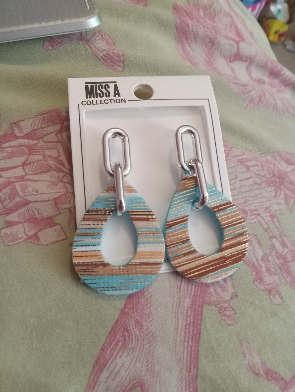 NWOT Women's Silver Blue Multicolor Mix Matched Teardrop Dangle Earrings